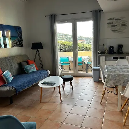 Location Pres De La Avec Terrasse Et Piscine En Copropriete *